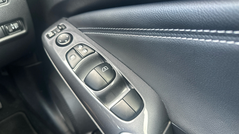 Nissan Juke 1.0 DiG-T 114 N-Connecta 5dr Petrol Hatchback